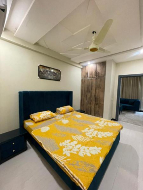 Square 17 , Crest Residences
